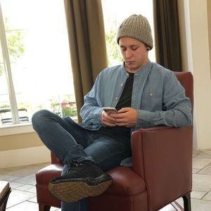 Meet your Posher, Dustin